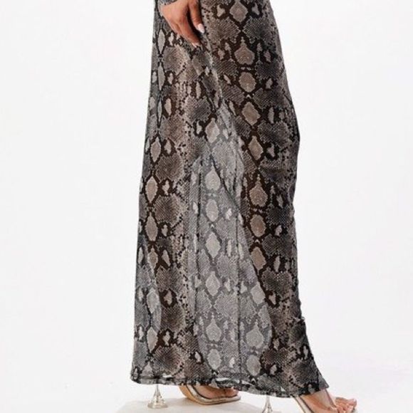 Maxi mesh dress with collar / snake print - Picture 3 of 4